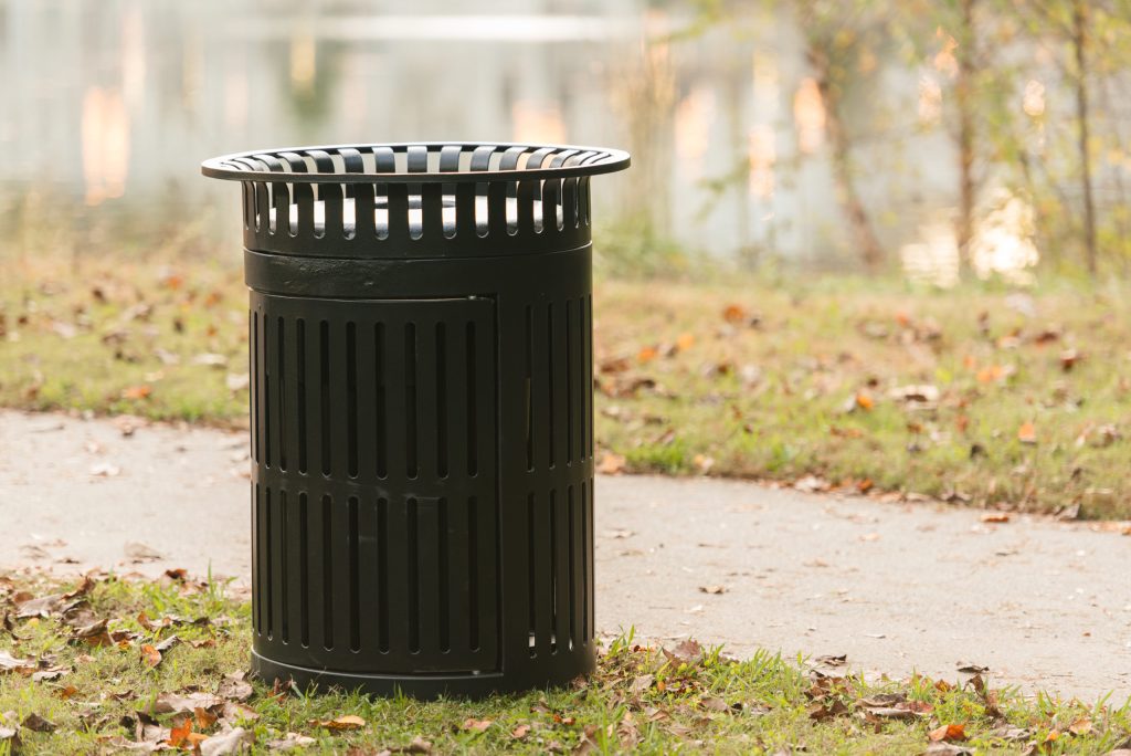 Commercial Trash Cans 